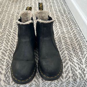 Sz 7 dr martens line with fur
